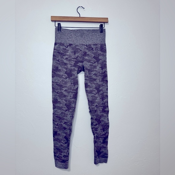 Gymshark Camo Leggings purple size medium scrunch butt seamless smoothing - Picture 2 of 4